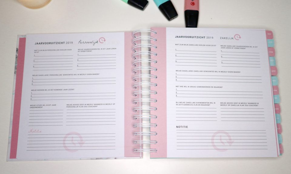 Review Flow Planners 2019 Agenda | #8daysofchristmas2018 momambition.nl mamablog planning101 planner